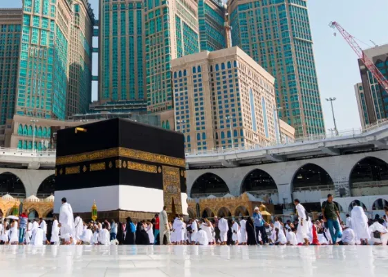 🕋 Economy Saver December Umrah Package (3★ Budget Friendly)